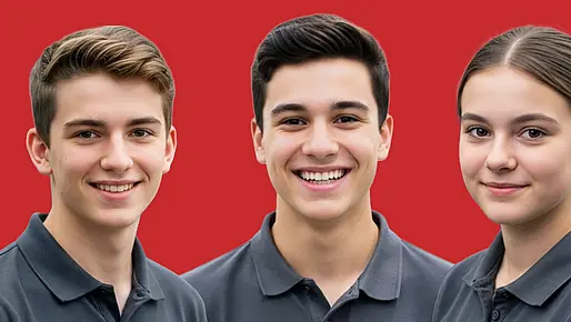 Drei Lehrlinge bei STIWA mit fröhlichem Lächeln