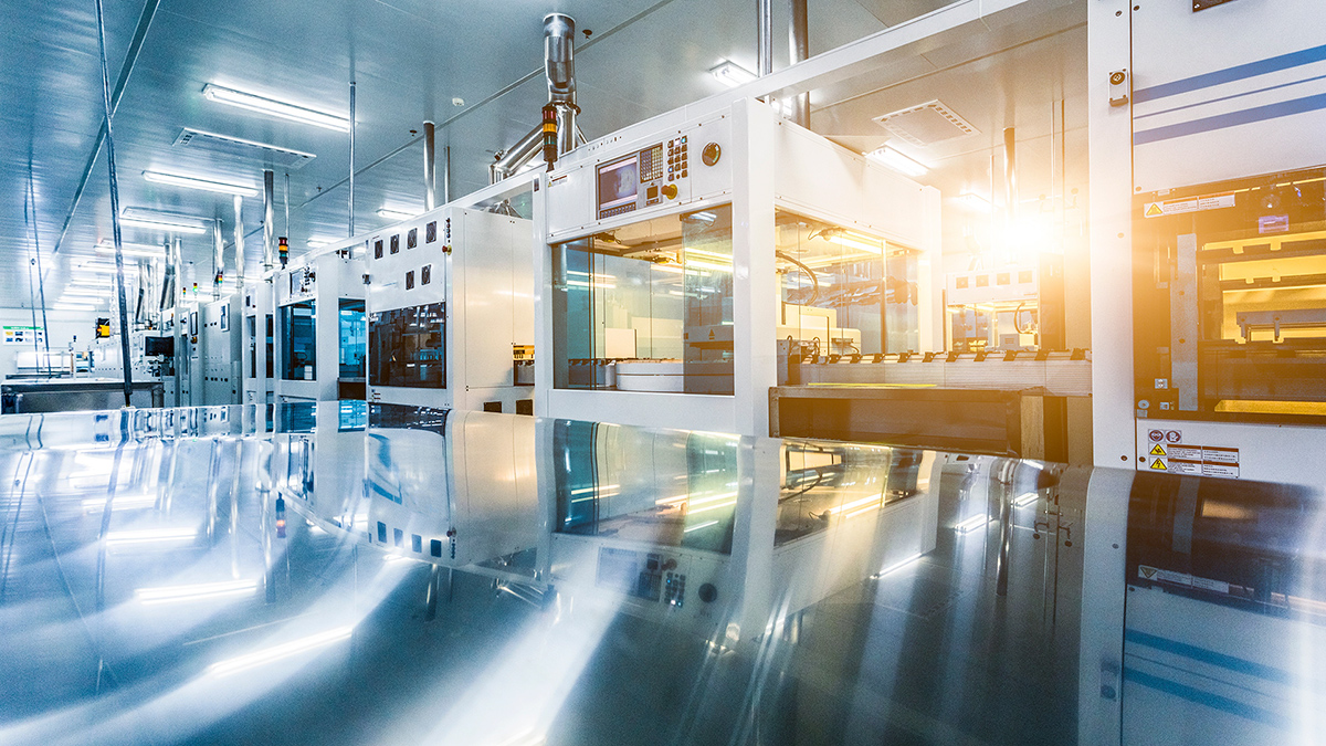 Moderne Produktionslinie mit Industrie 4.0 Komponenten.